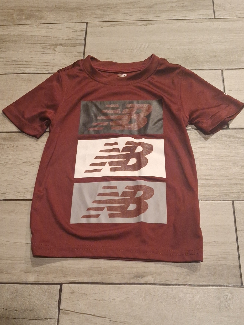 🍁New Balance Kids' Maroon Logo Graphic Tee🍦